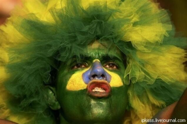 В Бразилии футбольные болельщики подрались за билеты