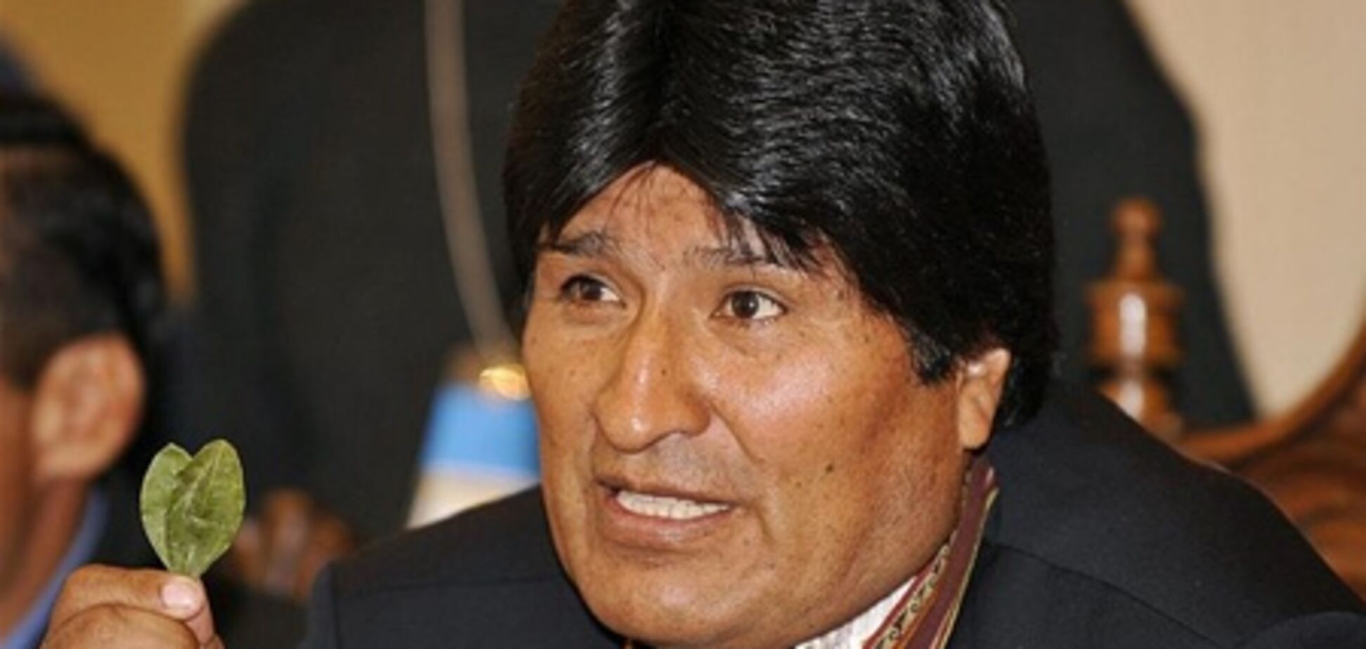 Глава Боливии: Чавесу нужно лечение