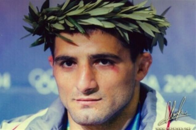 Двукратный олимпийский чемпион объявил голодовку