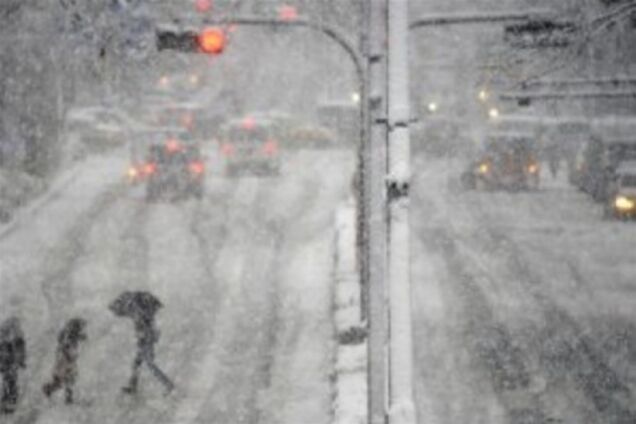 Киев снова засыпало снегом. Видео