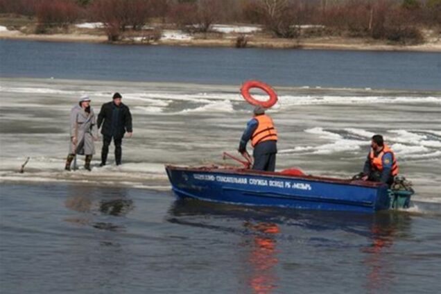 Калінінградські рятувальники зняли з крижини 55 рибалок