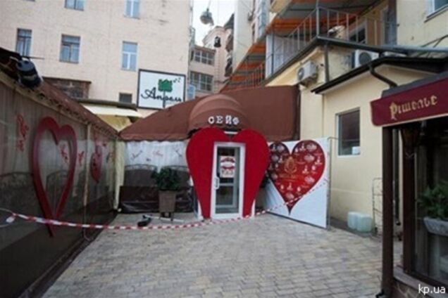 Ресторан 'Апрель' был реконструирован незаконно