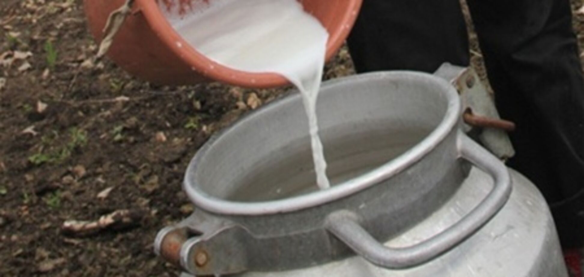 Британский фермер производит для звезд водку из молока