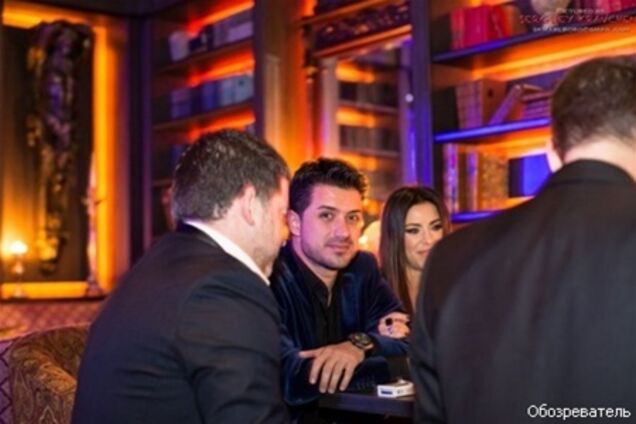 На afterparty 'ViVa-2012' Лорак с мужем приливали победу. Фото