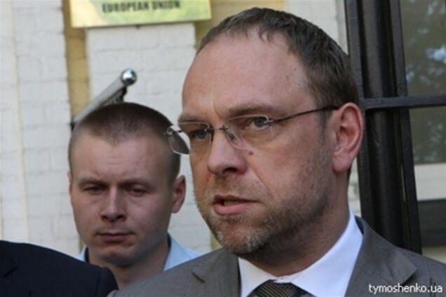 Регламентный комитет поддержал лишение Власенко мандата