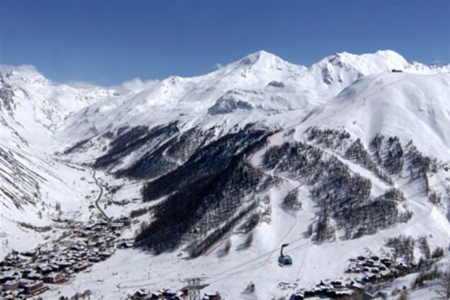 В Альпах при крушении самолета выжила одна девочка