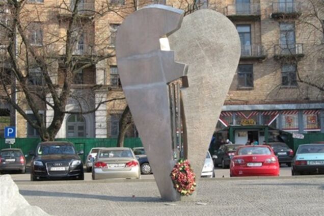 На Кловской что-то 'бабахнуло'. Фото. Видео