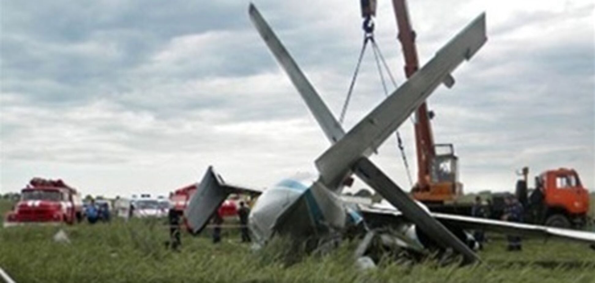 В Бородянке прыгают с парашютом и после авиакатастрофы