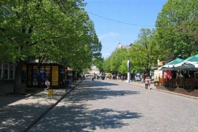 Дерибасовская улица в Одессе стала полностью пешеходной