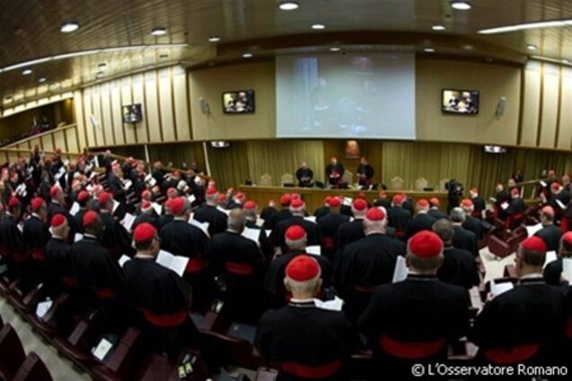 Кардиналы в Ватикане поклялись не разглашать тайн. Видео