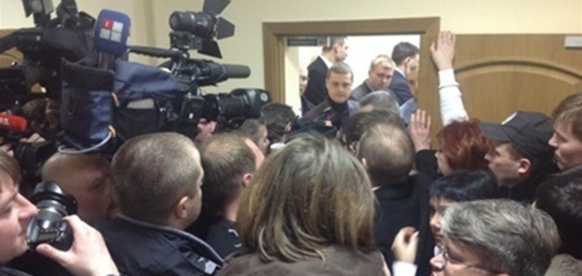 ВАСУ перенес заседание по Власенко на 6 марта