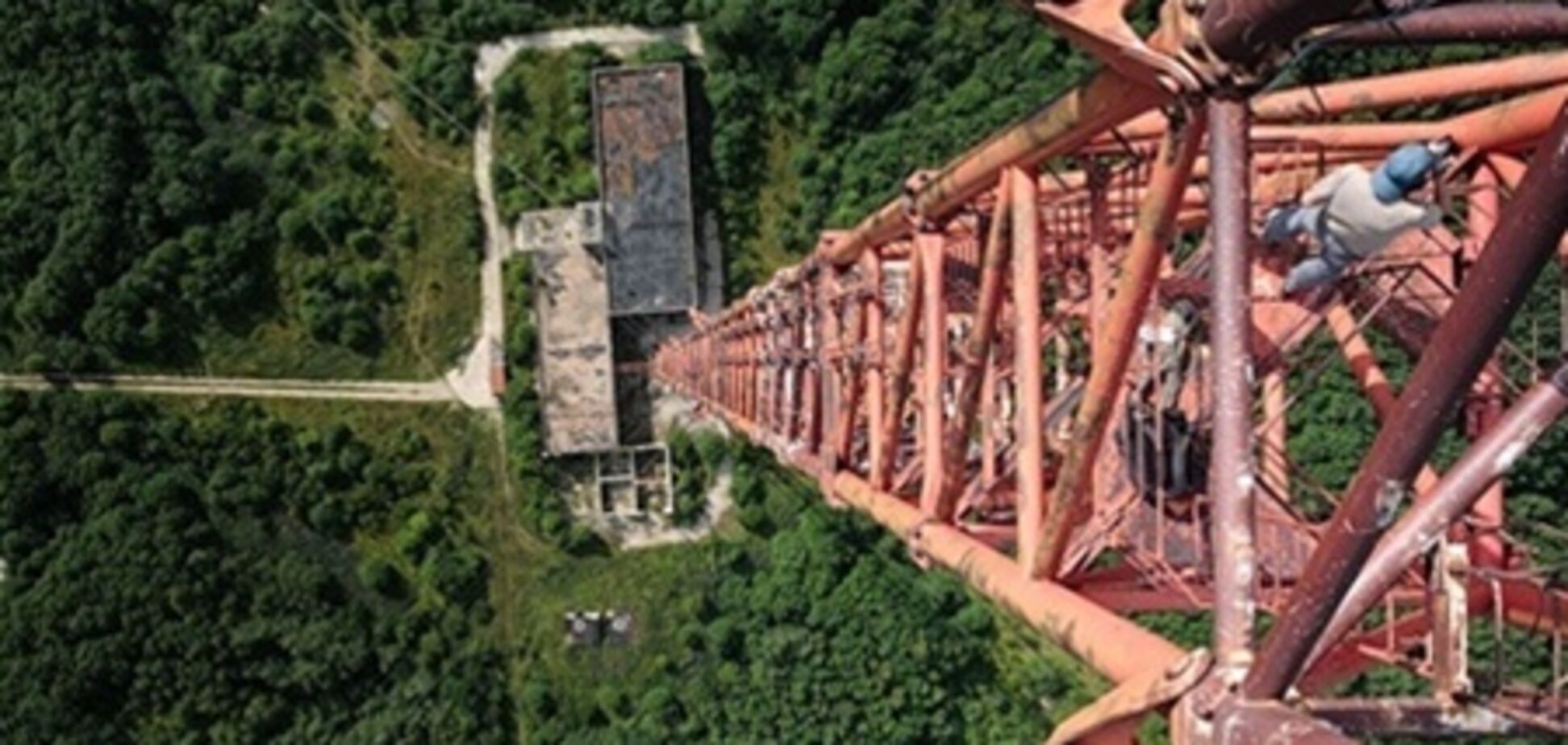 У Криму з телевежі зірвалися альпіністи