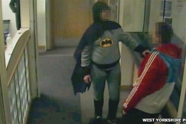 Таємниця Бетмена, що доставив злочинця в поліцію, розкрита