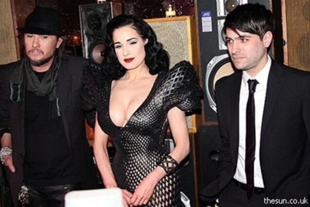 На 3D-принтере напечатали платье. Фото