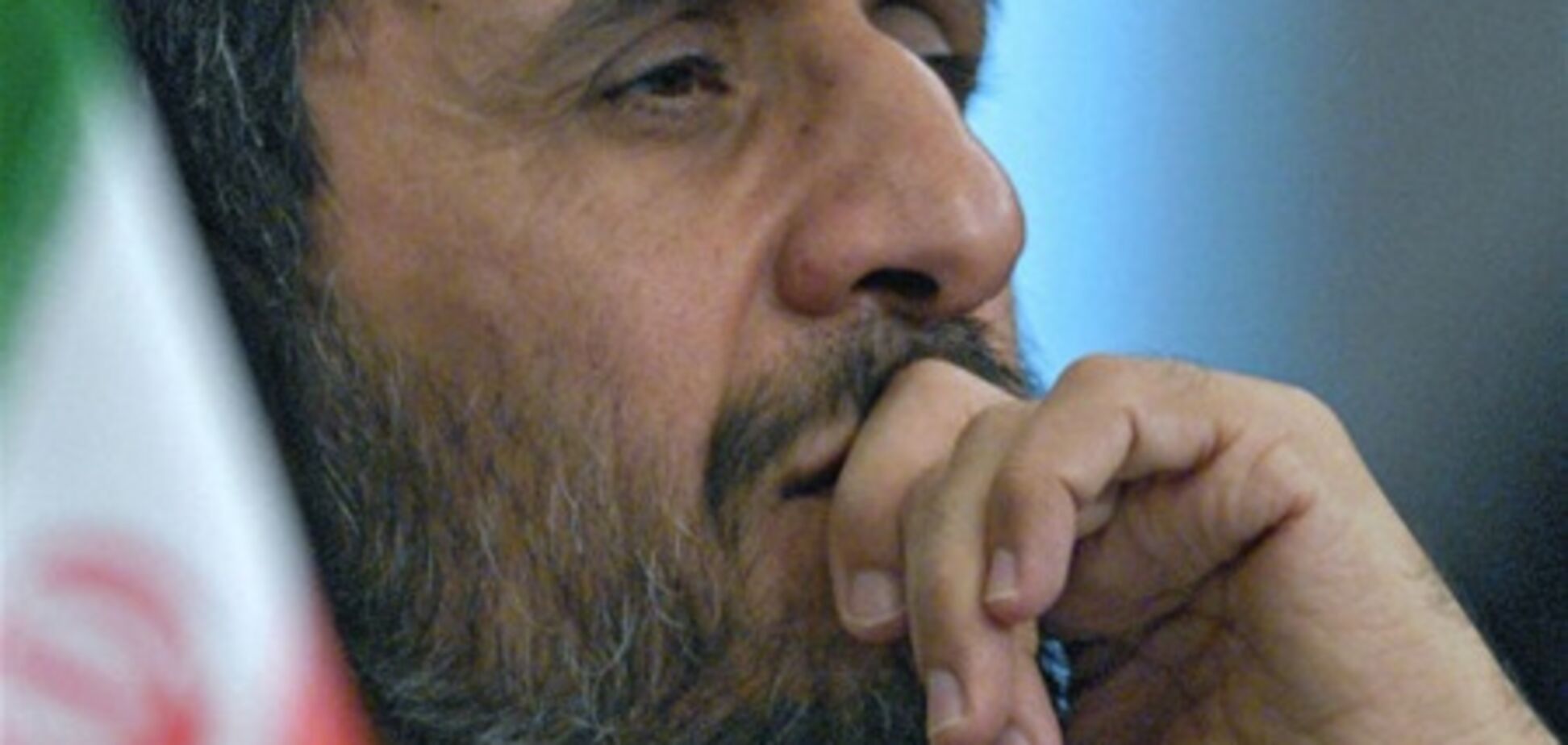 Ахмадинеджад назвал Чавеса символом революционеров и либералов