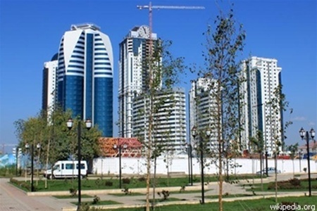 Влада Чечні запевняють, що подарували квартиру Депардьє законно