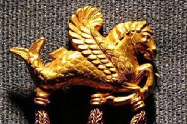 Німеччина повернула Туреччині стародавню брошка, викрадену вісім років тому