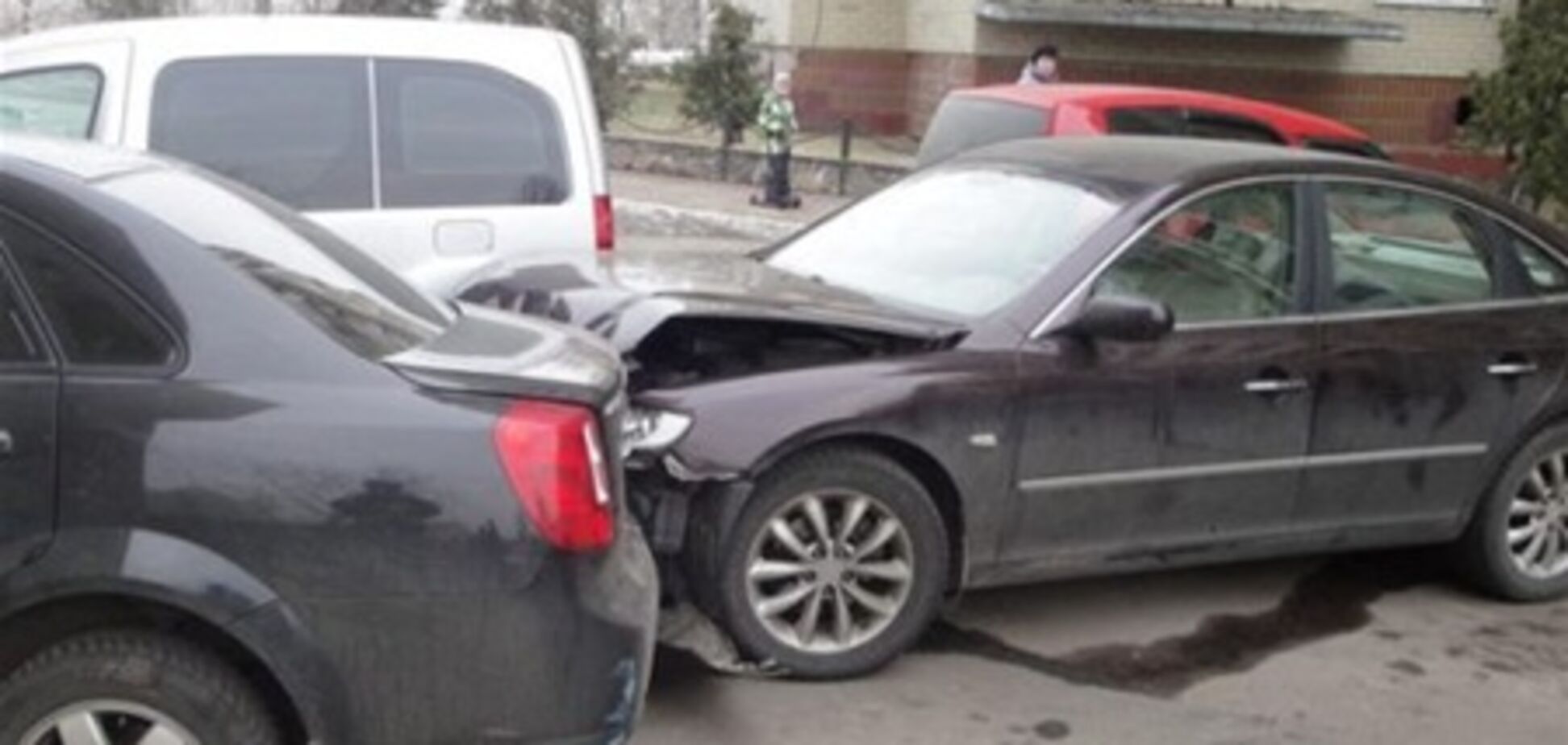 На Оболони пьяный водитель протаранил пять машин