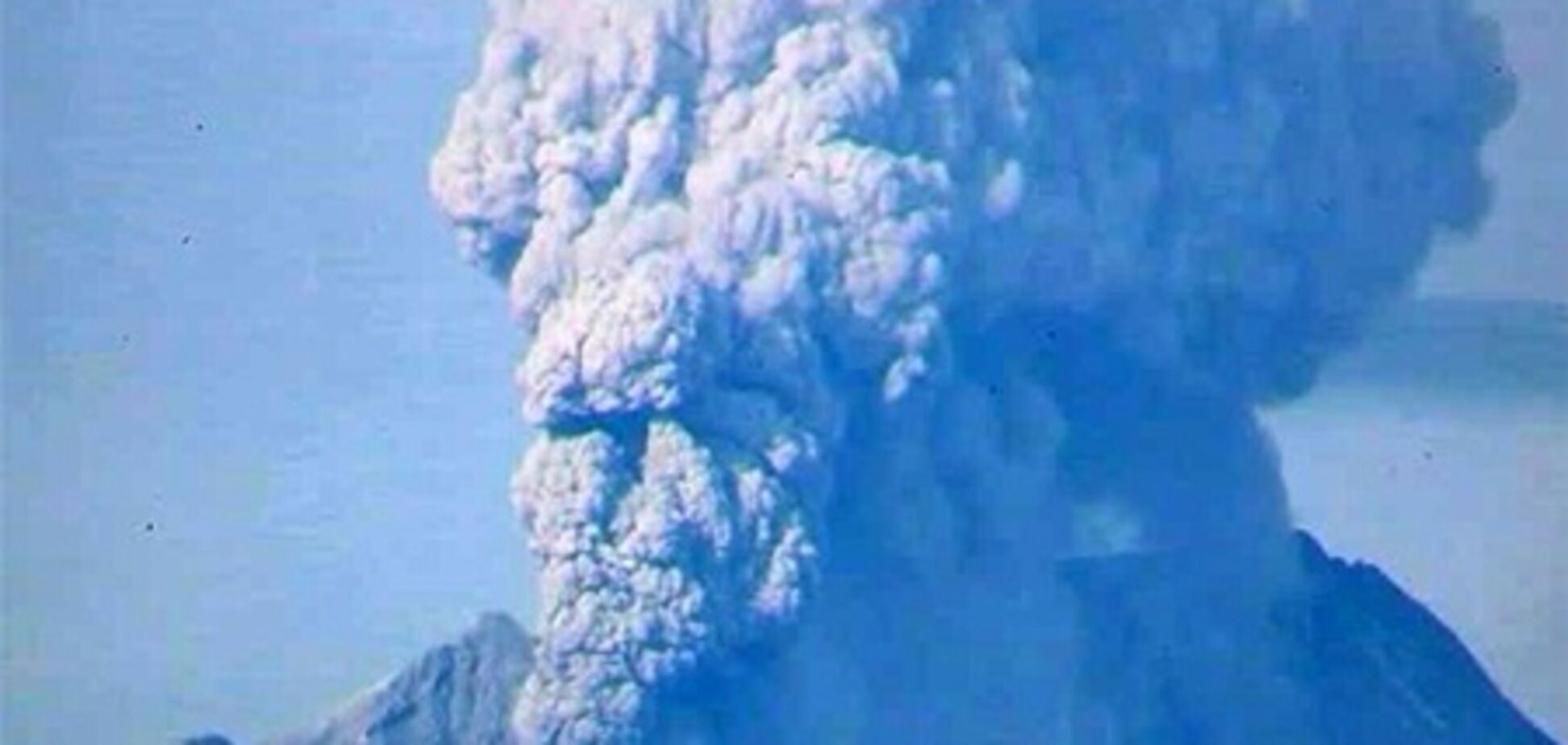 Вулкан Шивелуч выбросил пепел на высоту 6 километров