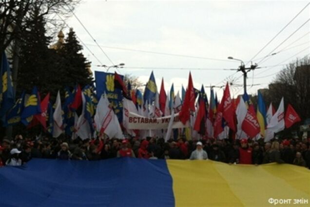 В Ривне оппозиция насчитала митингующих в 20 раз больше, чем милиция