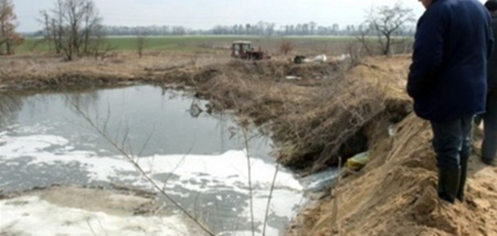 Минприроды: сточные воды дамбы в Бортничах в Днепр не попали