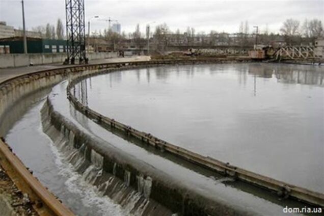 В Бортничах прорвало дамбу. Видео