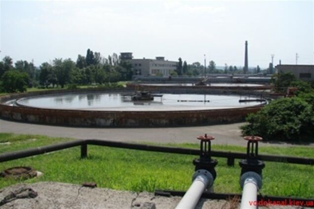 Прорыв дамбы в Бортничах заткнули 5 тыс. мешков с песком