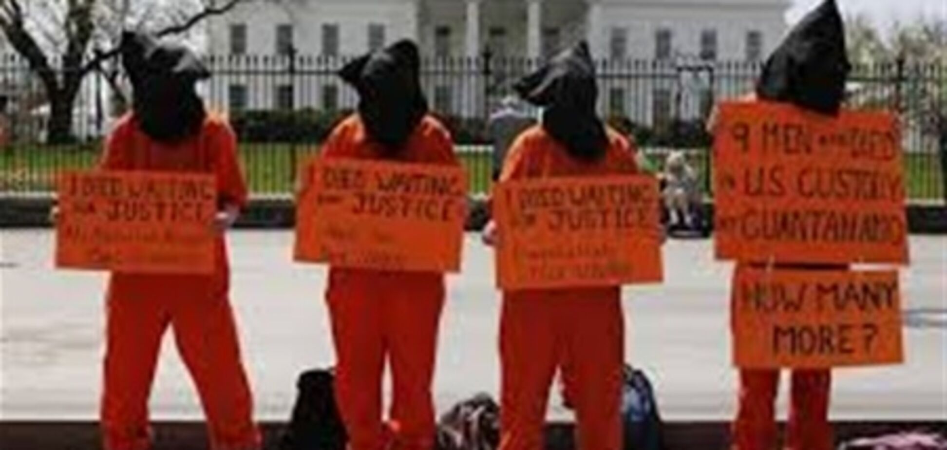 Узники Гуантанамо голодают уже более двух месяцев