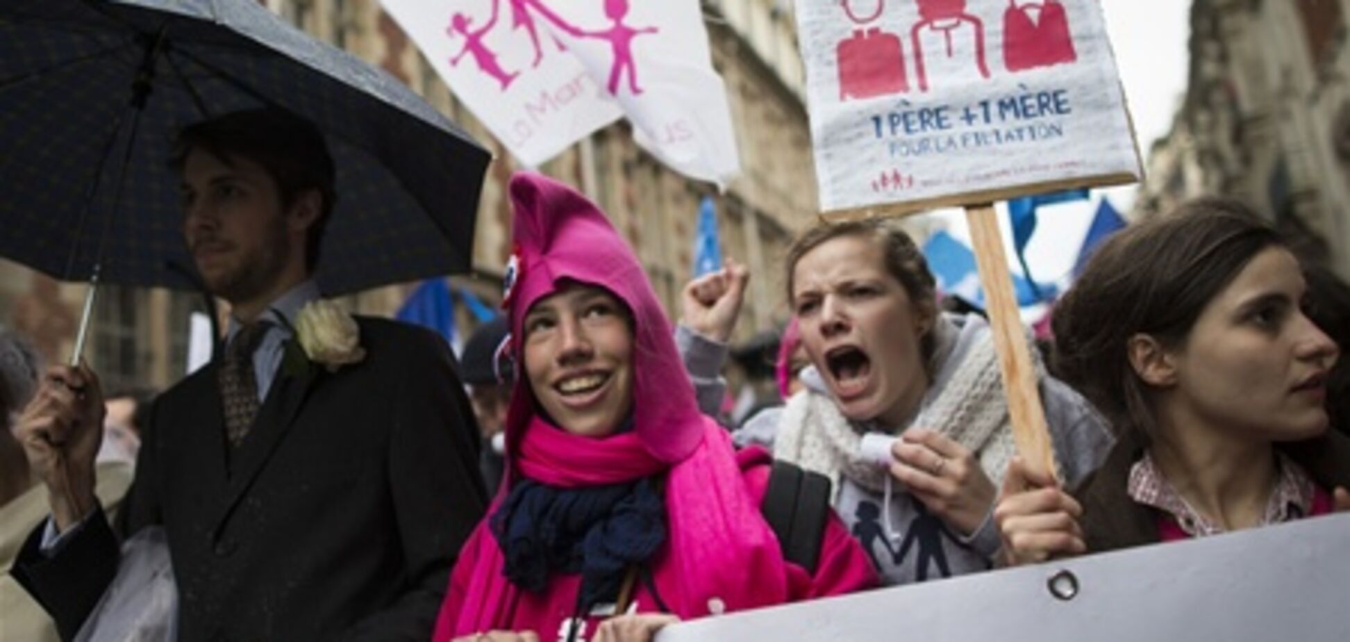 Тысячи парижан протестовали против однополых браков