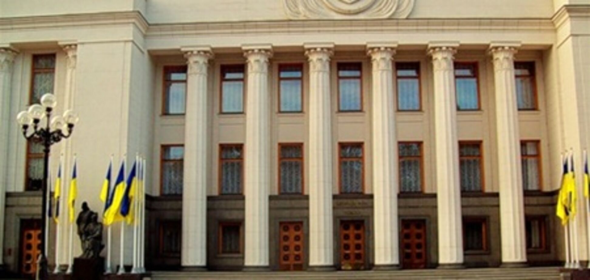 В оппозиции допускают, что уже в мае Рада займется отставкой Азарова