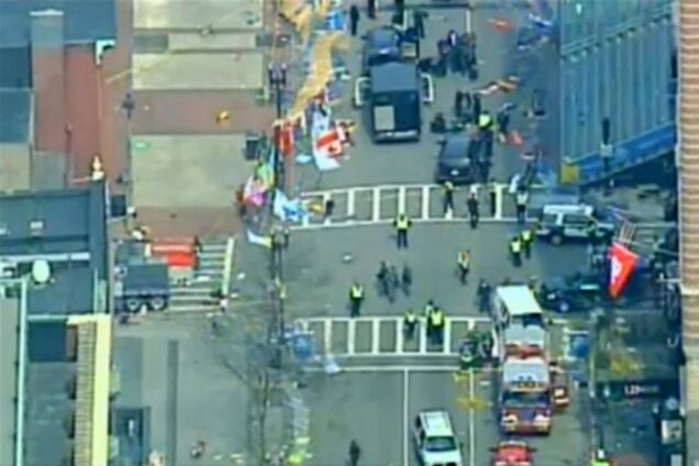 На финише Бостонского марафона прогремели два взрыва. Видео