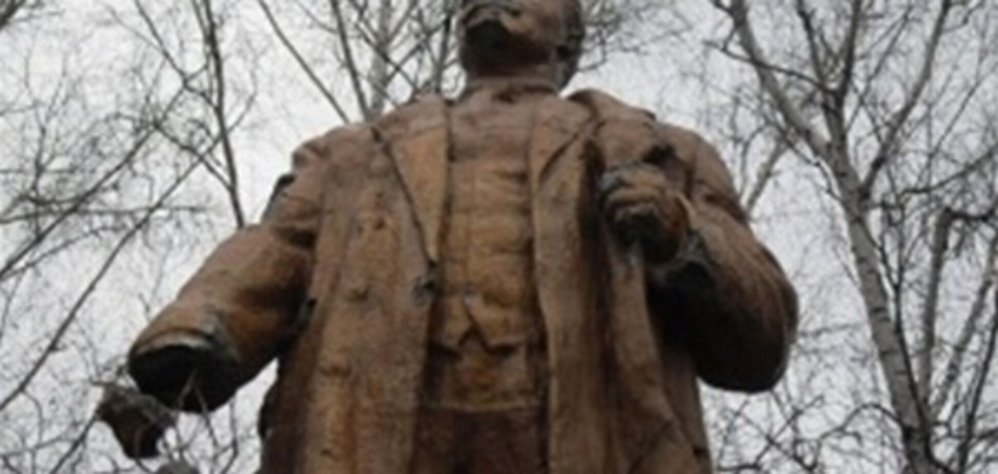 На Полтавщині пошкодили пам'ятник Леніну