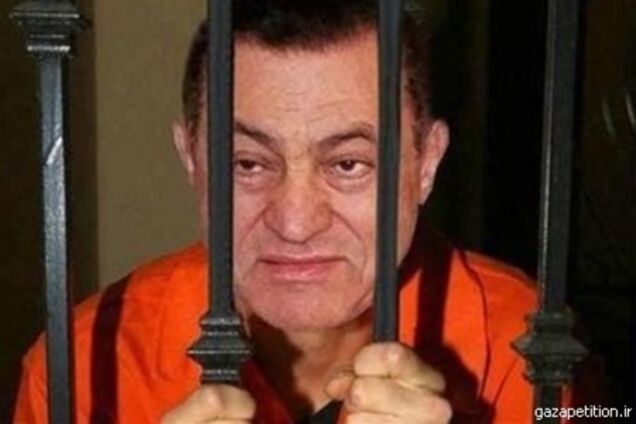 Суд не выпустил Хосни Мубарака на свободу