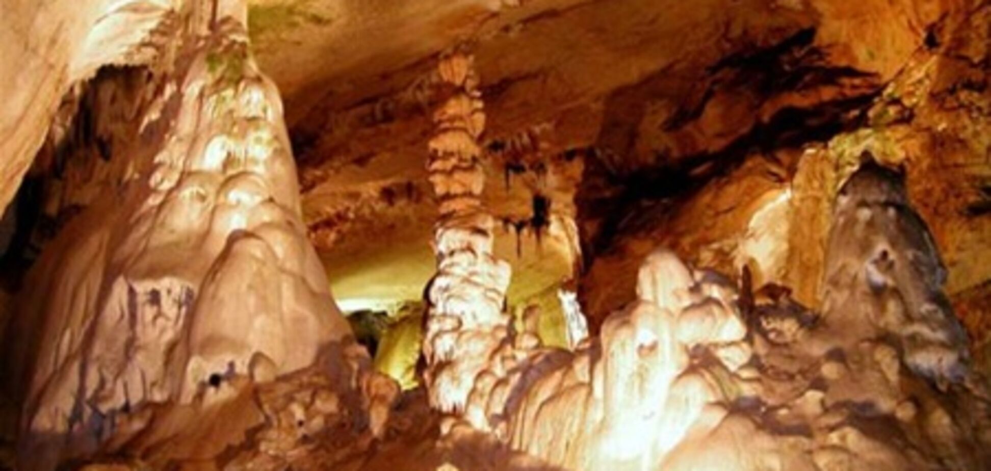Туристам разрешили посещать Красную пещеру