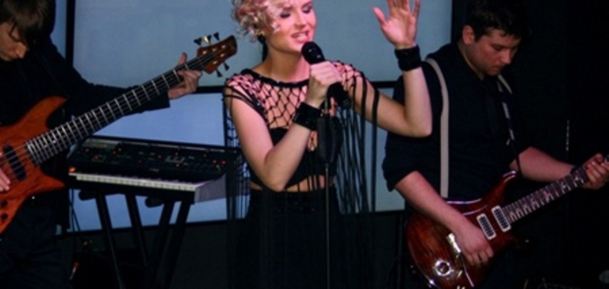 Исхудавшая Гагарина не смогла удержать зал. Фото