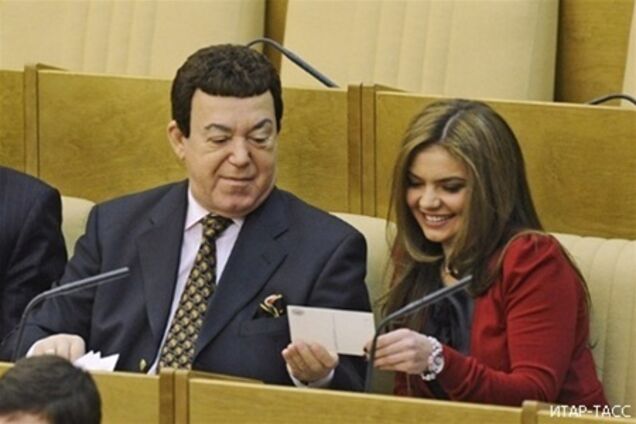 Кобзон стал самым богатым 'звездным' депутатом Госдумы