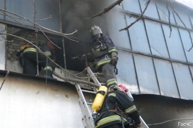 У Хмельницькому згорів склад з квітами