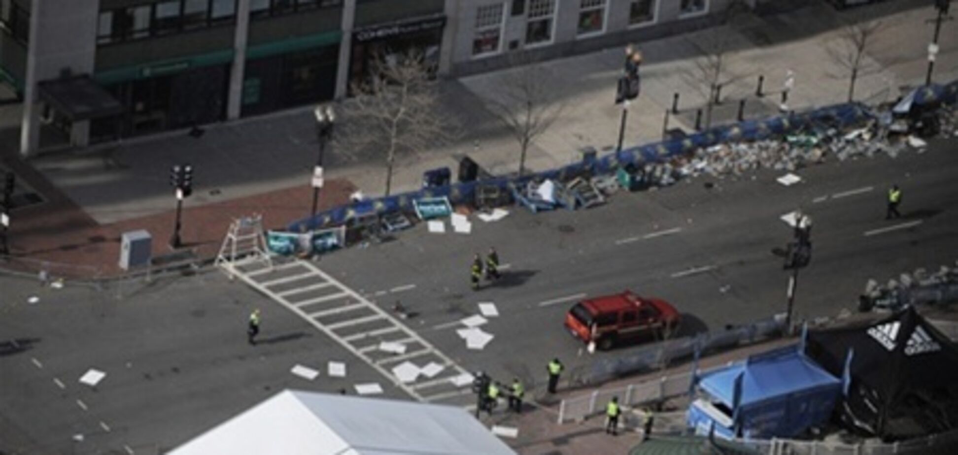 Зросло число жертв від вибухів в Бостоні. Відео