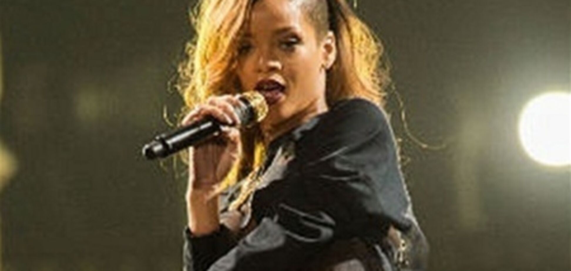 Врачи запретили Рианне выступать