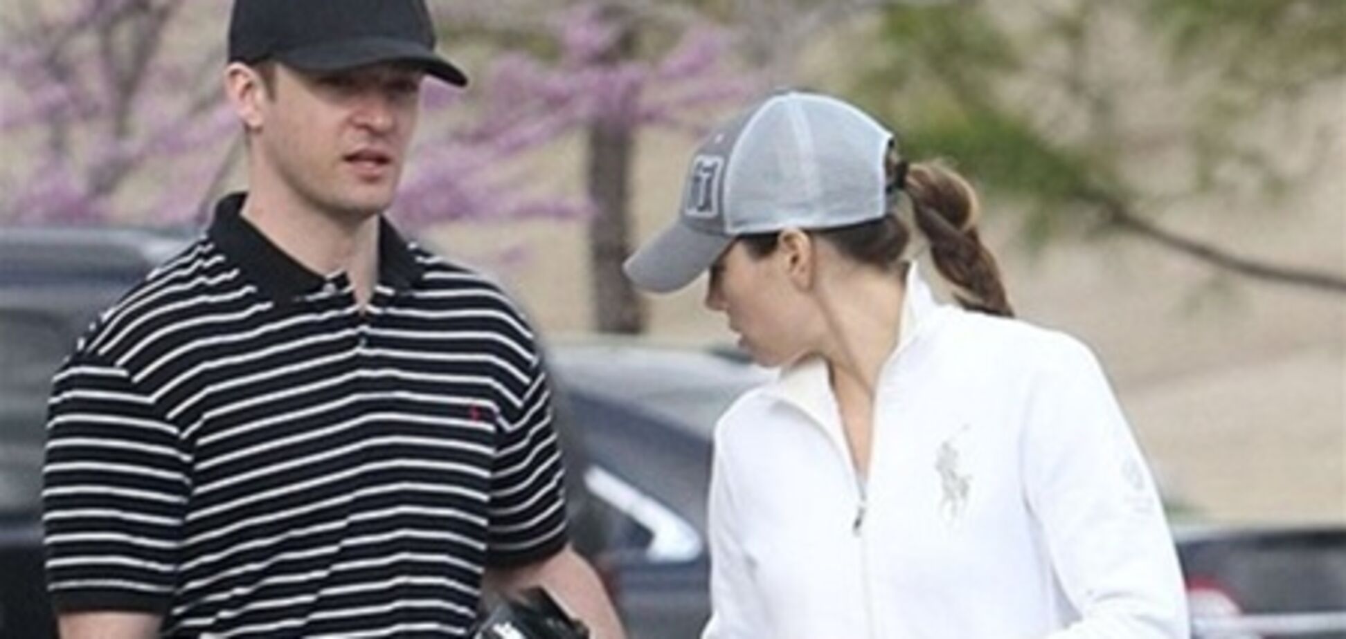 Джастин Тимберлейк и Джессика Бил играют в гольф вместе