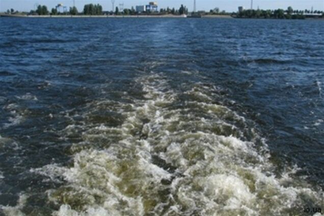 Загрязненная вода из Днепра в Киев не попала - ГосЧС