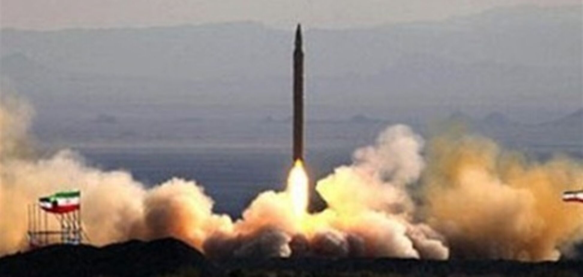 Иран успешно испытал ракету средней дальности 