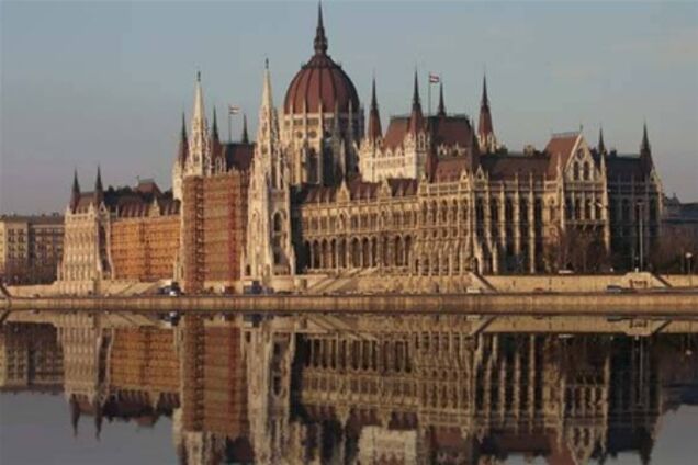 Угорщина змінить конституцію у відповідь на критику Брюсселя