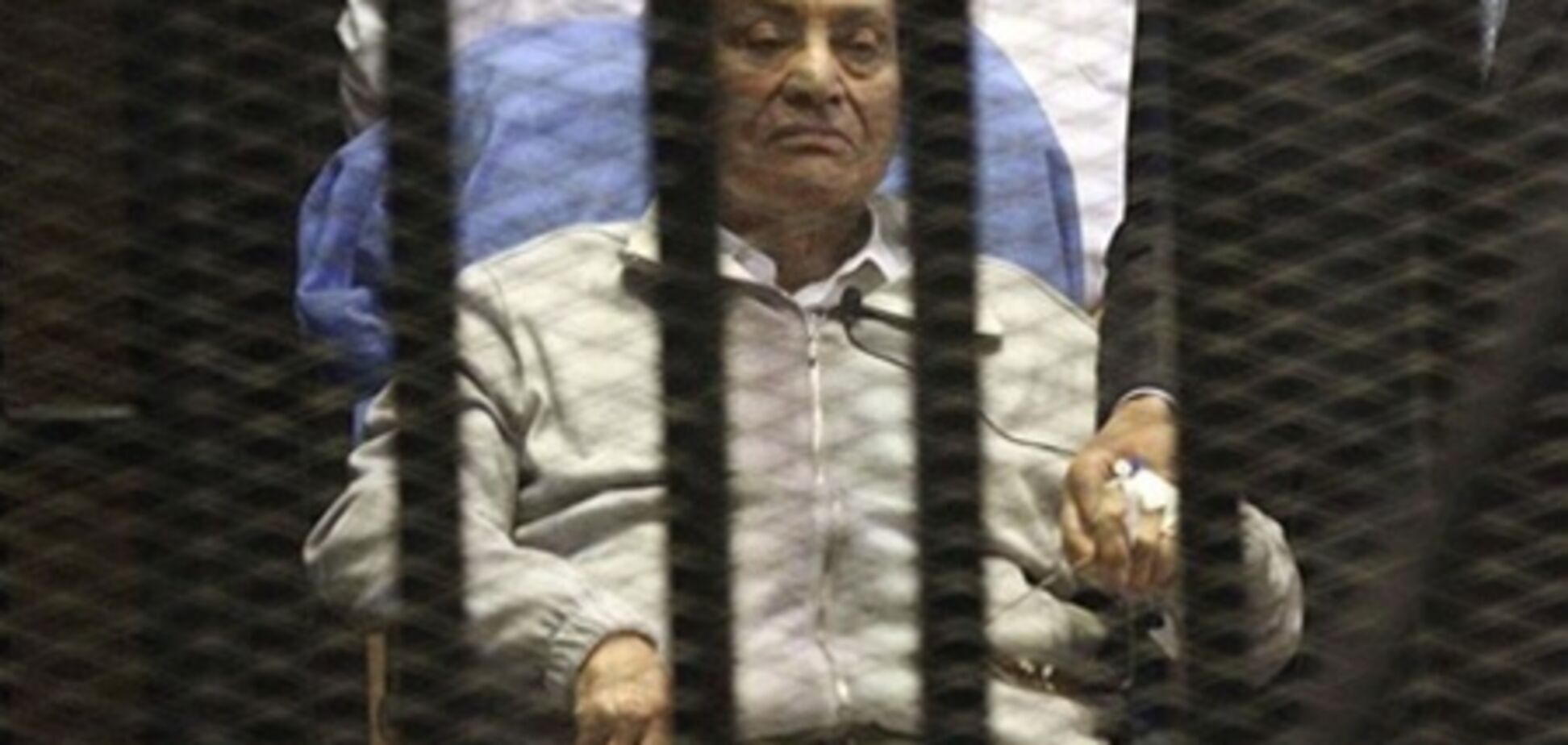 Мубарака переводят из госпиталя обратно в тюрьму