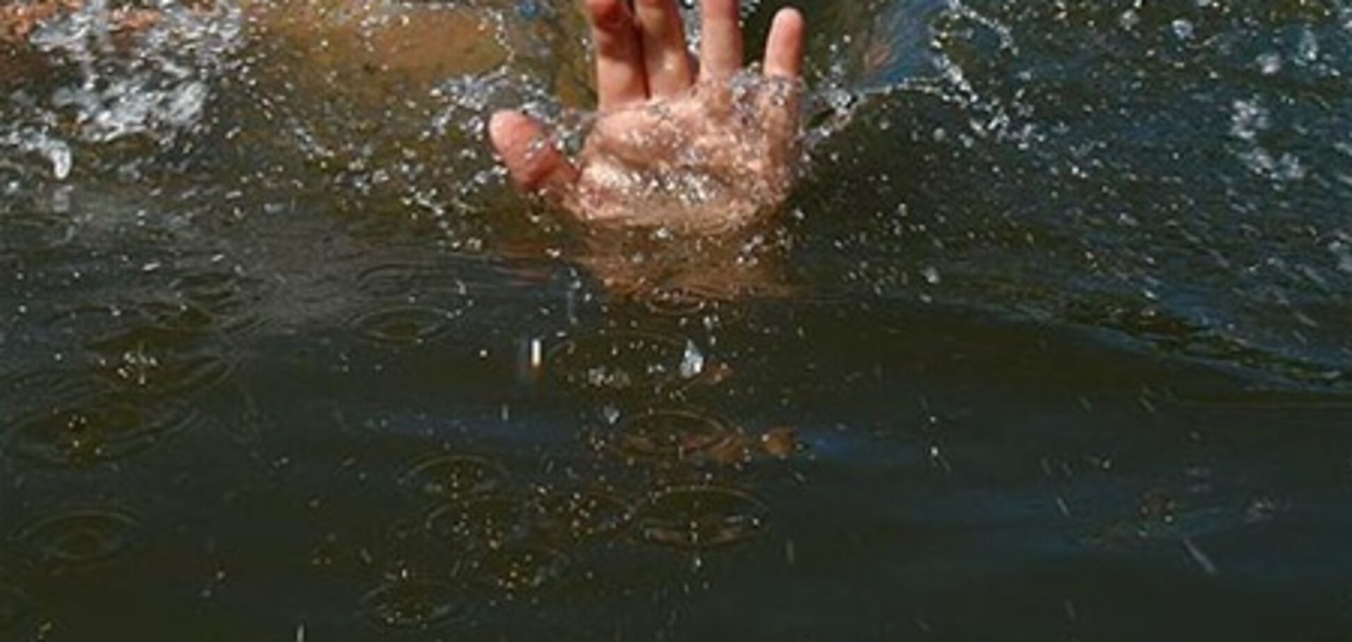 На Рівненщині в калюжі потонув дворічний хлопчик