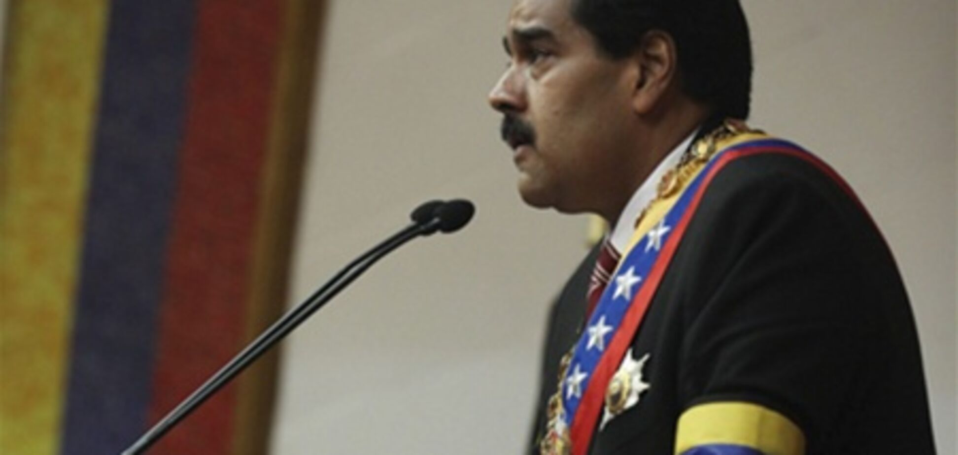 В Венесуэле депутатов, не признающих президента Мадуро, лишили слова