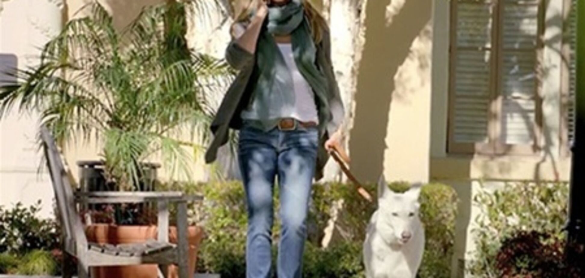 Дженнифер Энистон пропагандирует эко-косметику. Фото