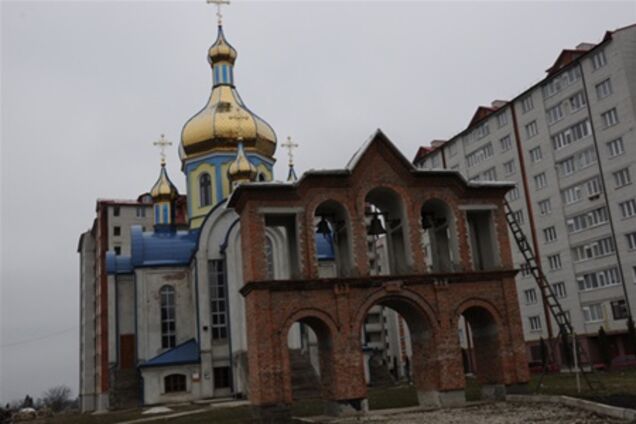 На Тернопольщине обокрали и чуть не сожгли храм