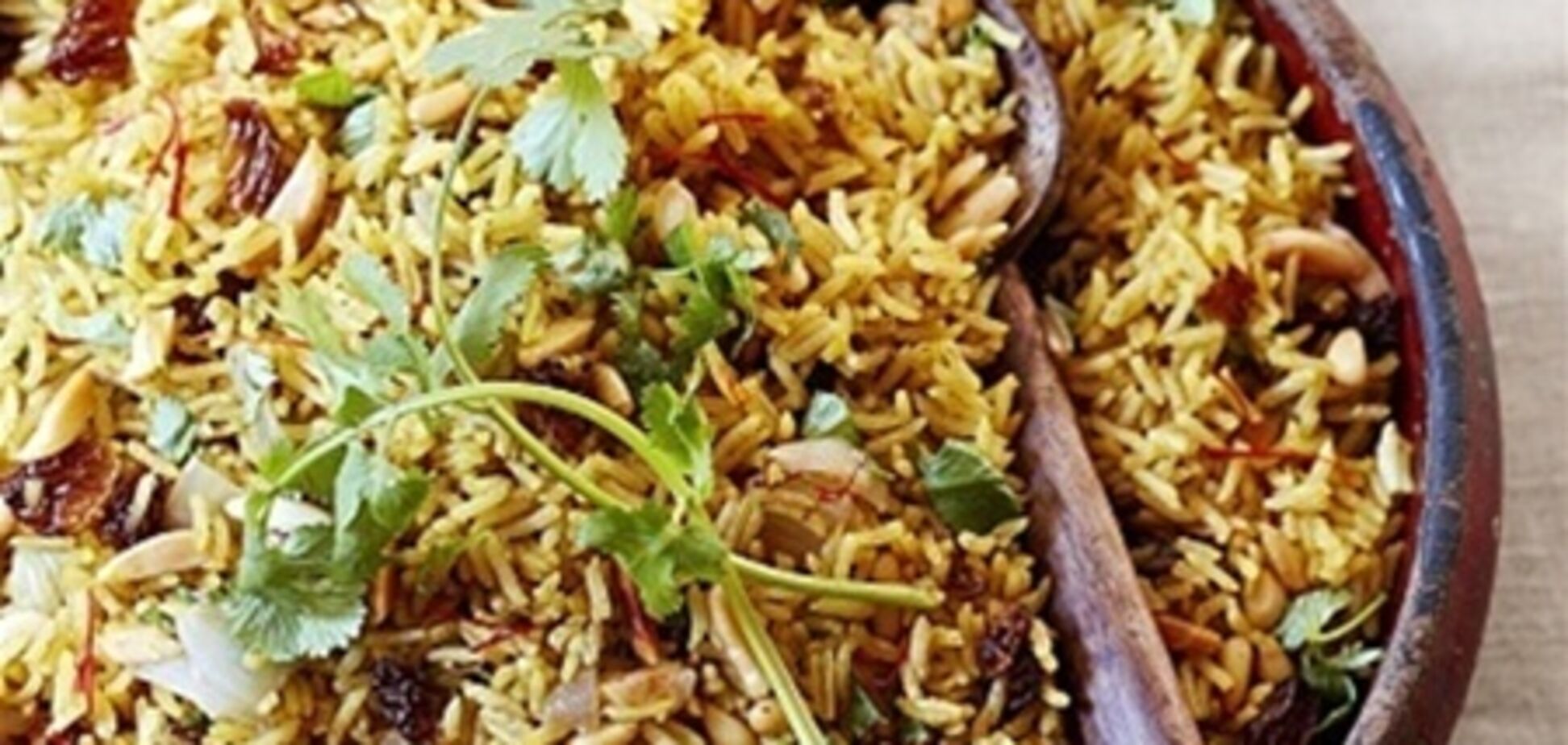 Пилаф с изюмом и орехами