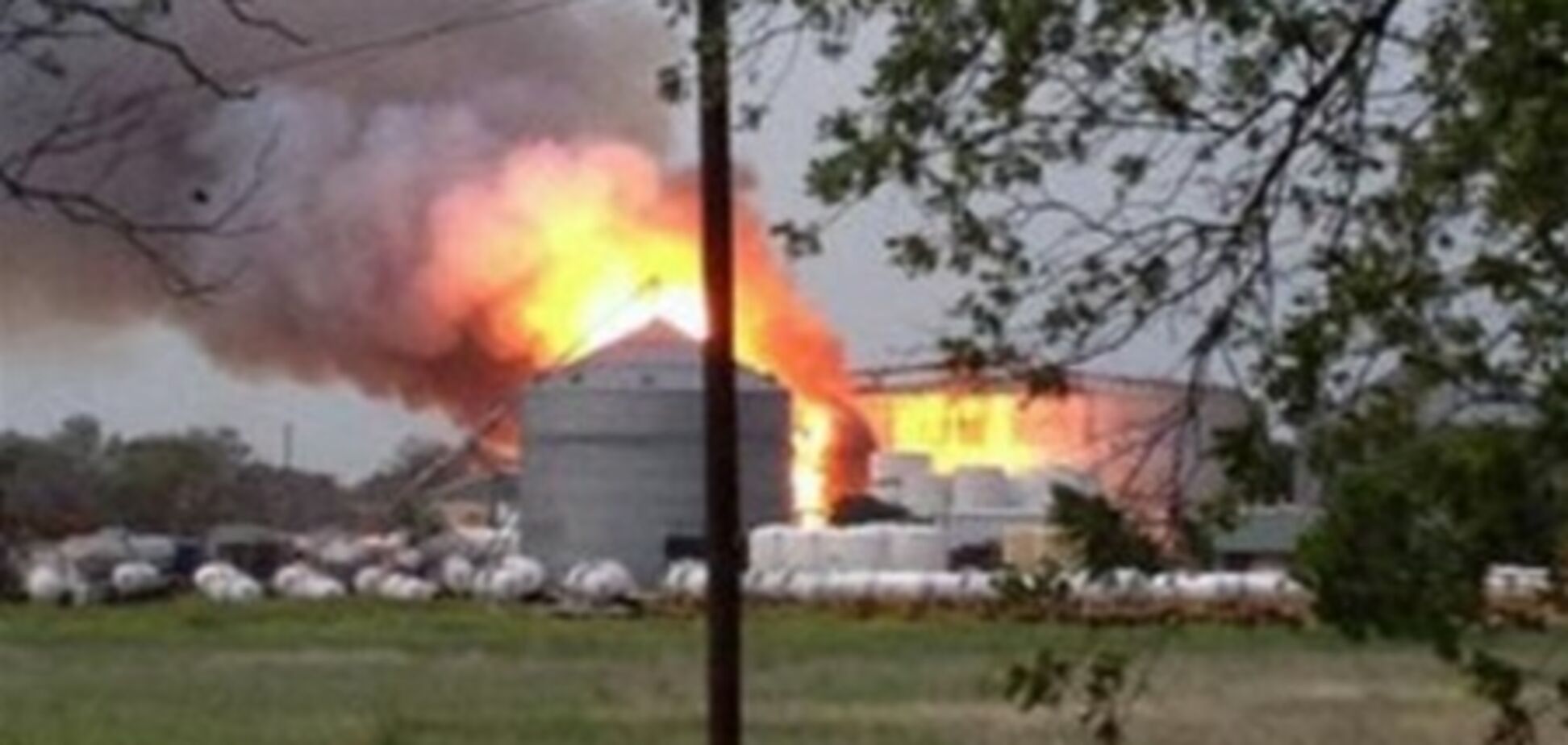 При вибуху на заводі в Техасі загинуло 70 осіб